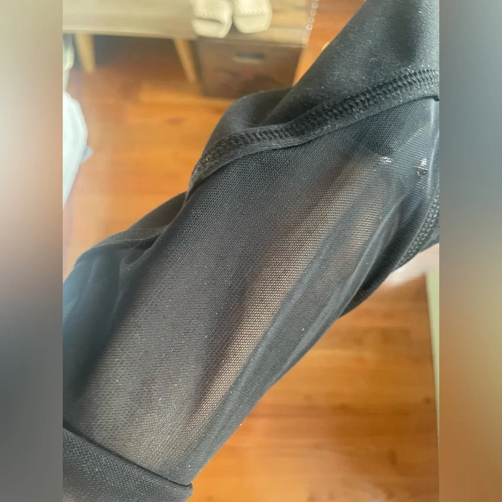 Yogalicious Mesh Leggings - Picture 4 of 4